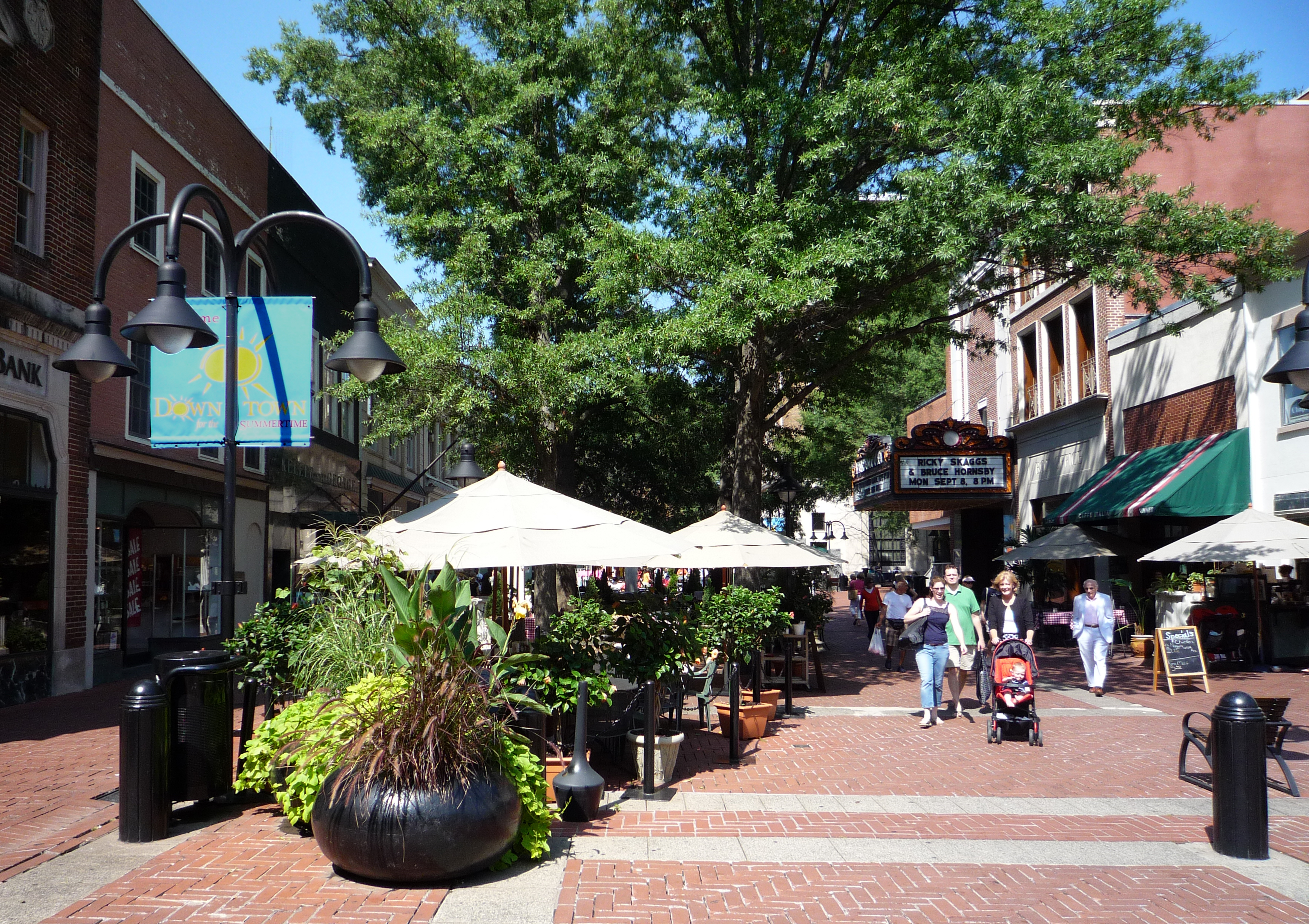 Charlottesville downtown mall